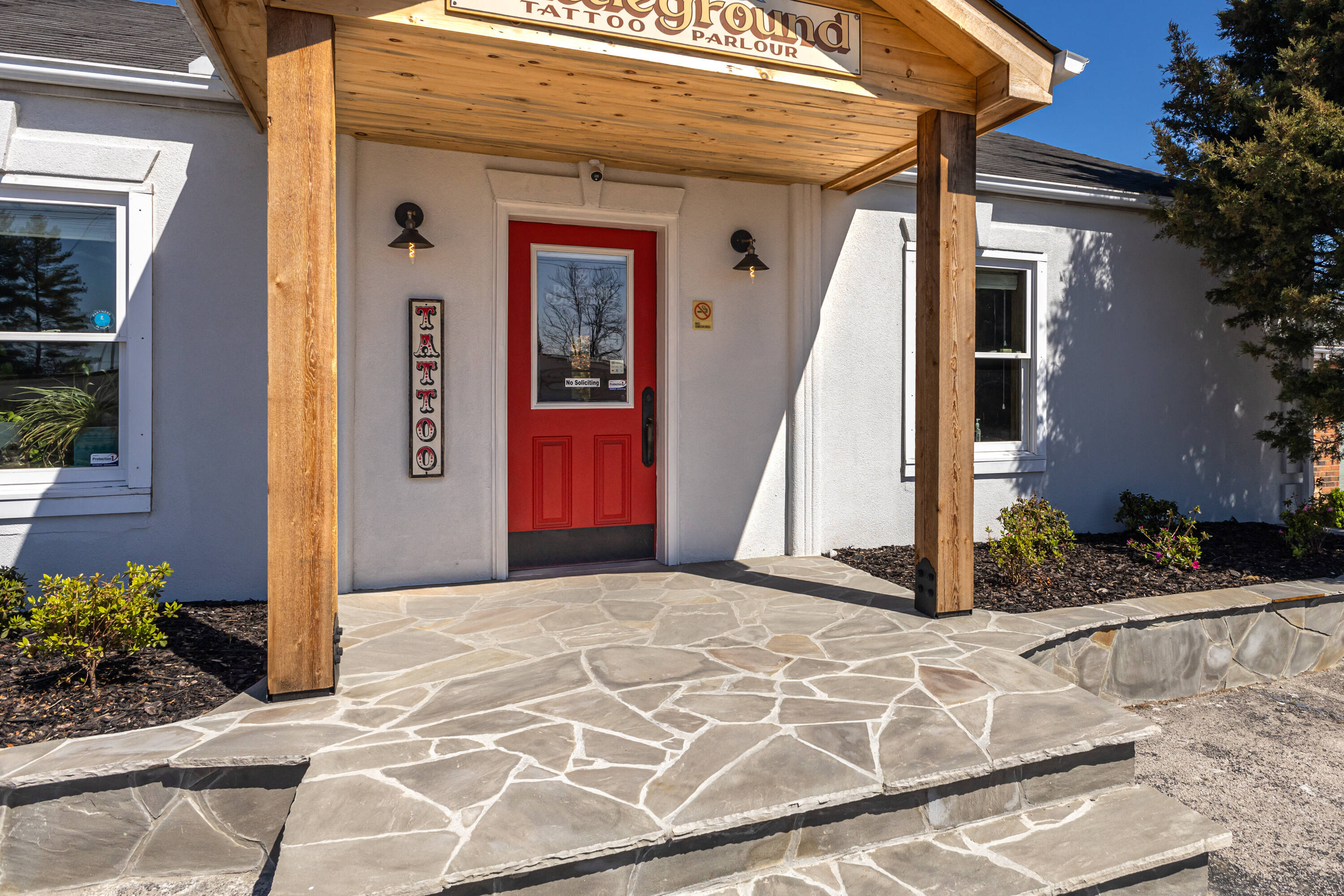 Multi-purpose Building in Great Location